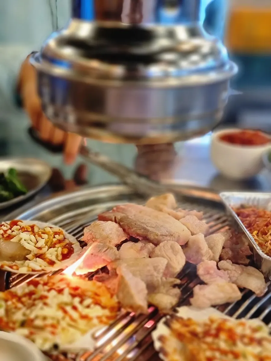 A well-grilled piece of charcoal-grilled pork