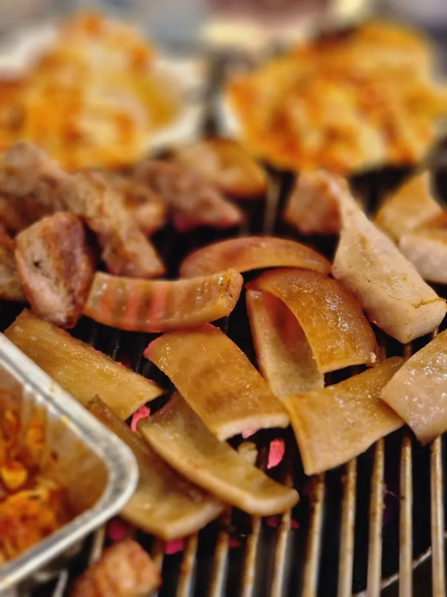 Pork skin found under the platter meat