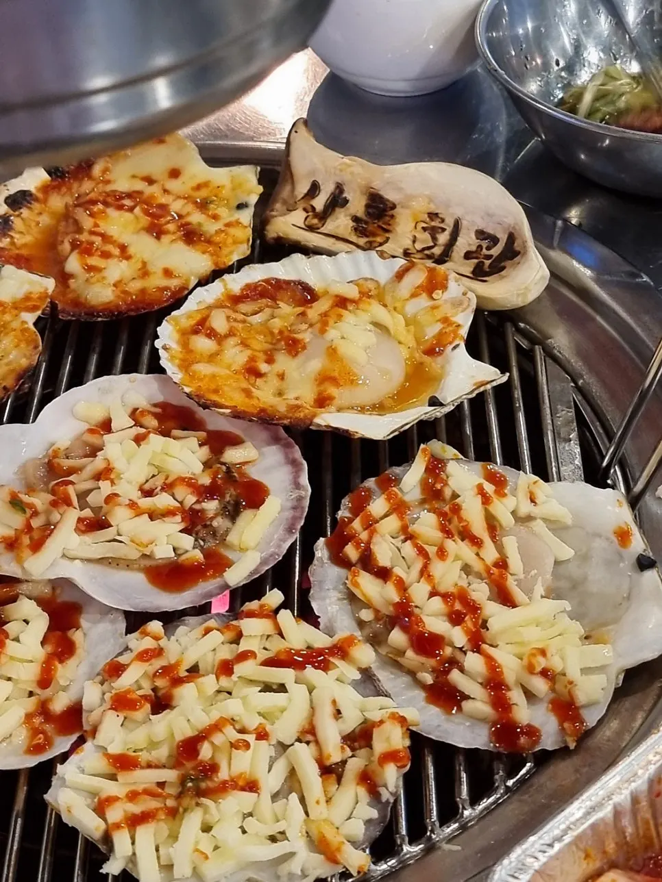 Signature cheese scallop grill