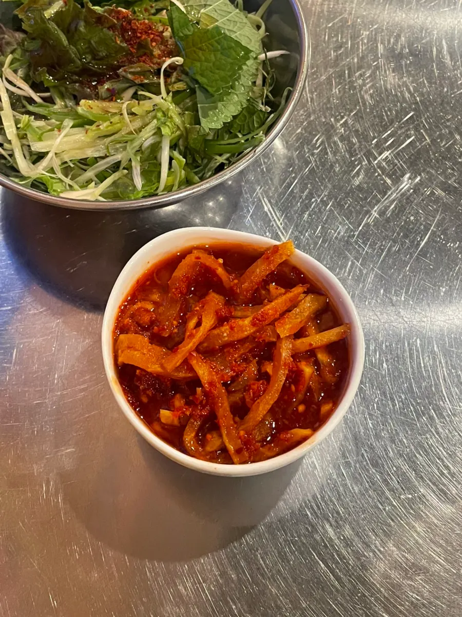 The radish salad said to be Sangnok Hoegwan's signature kick