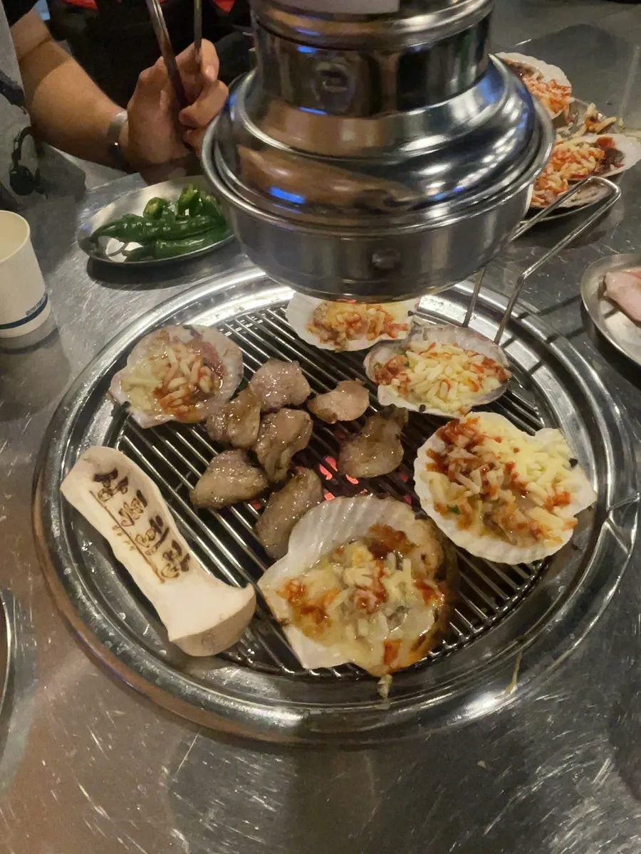 Grilled samgyeop baebatji-sal with plenty of fat