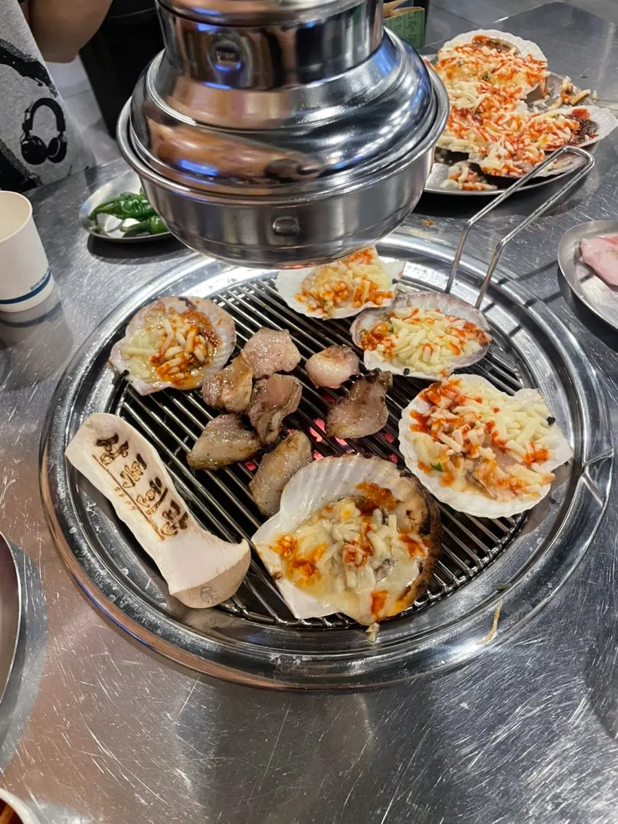 Samgyeop baebatji-sal grilled to a golden brown