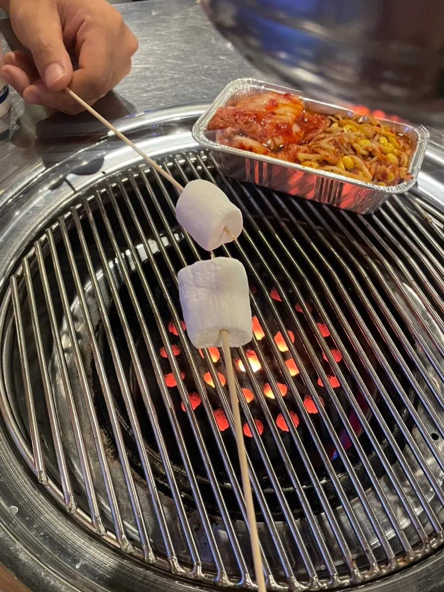 Marshmallow burnt into the shape of the grill plate