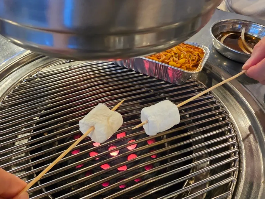 Table set with basic side dishes at Sangnok Hoegwan