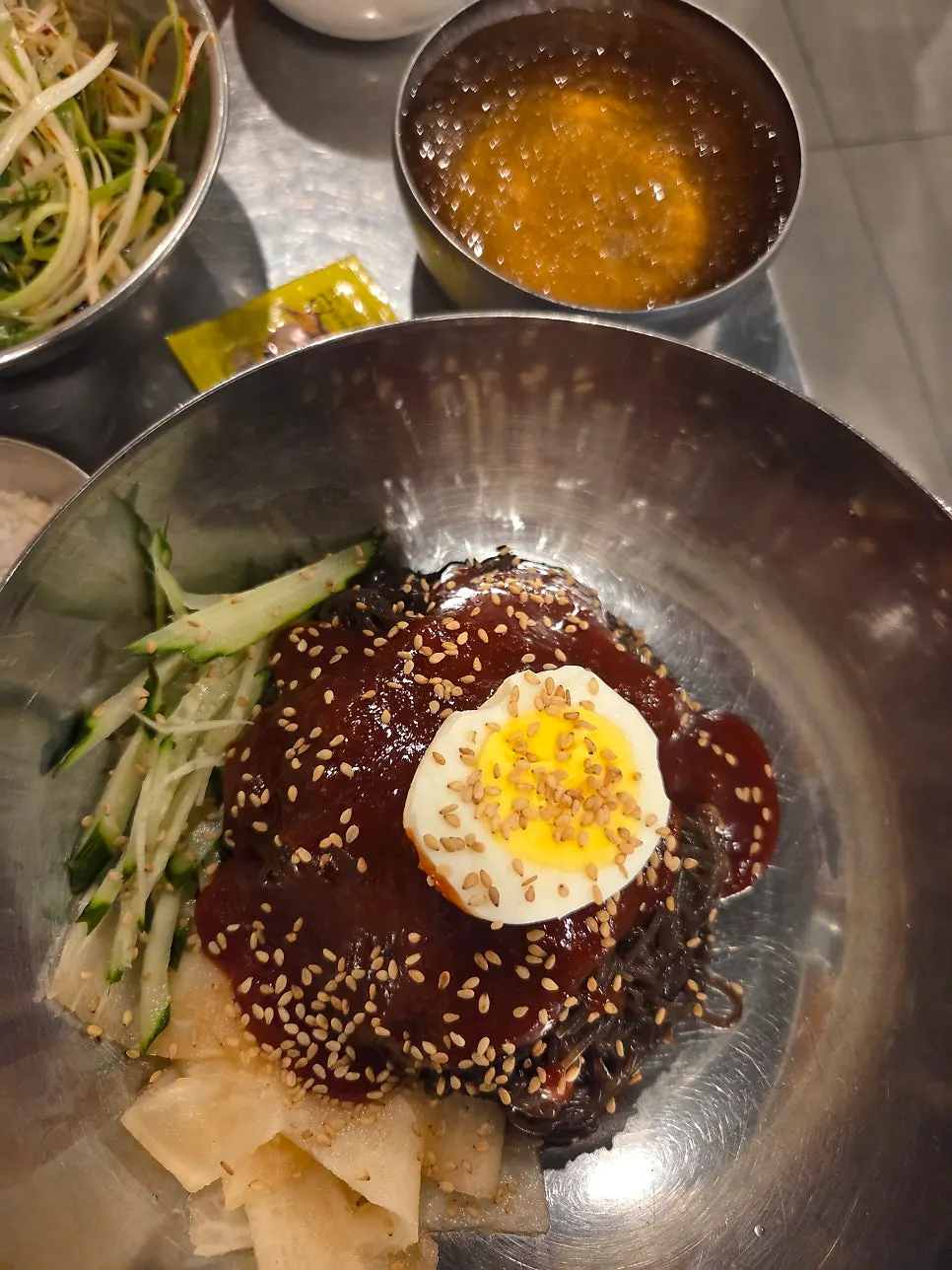 냉육수 따로 나온 비빔냉면