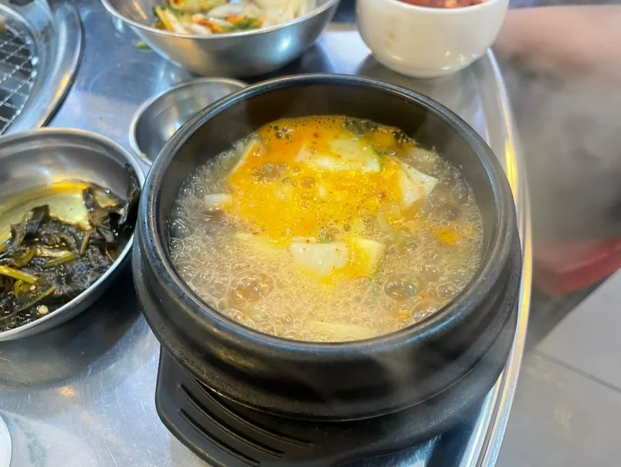 메추리알이 올라간 물냉면