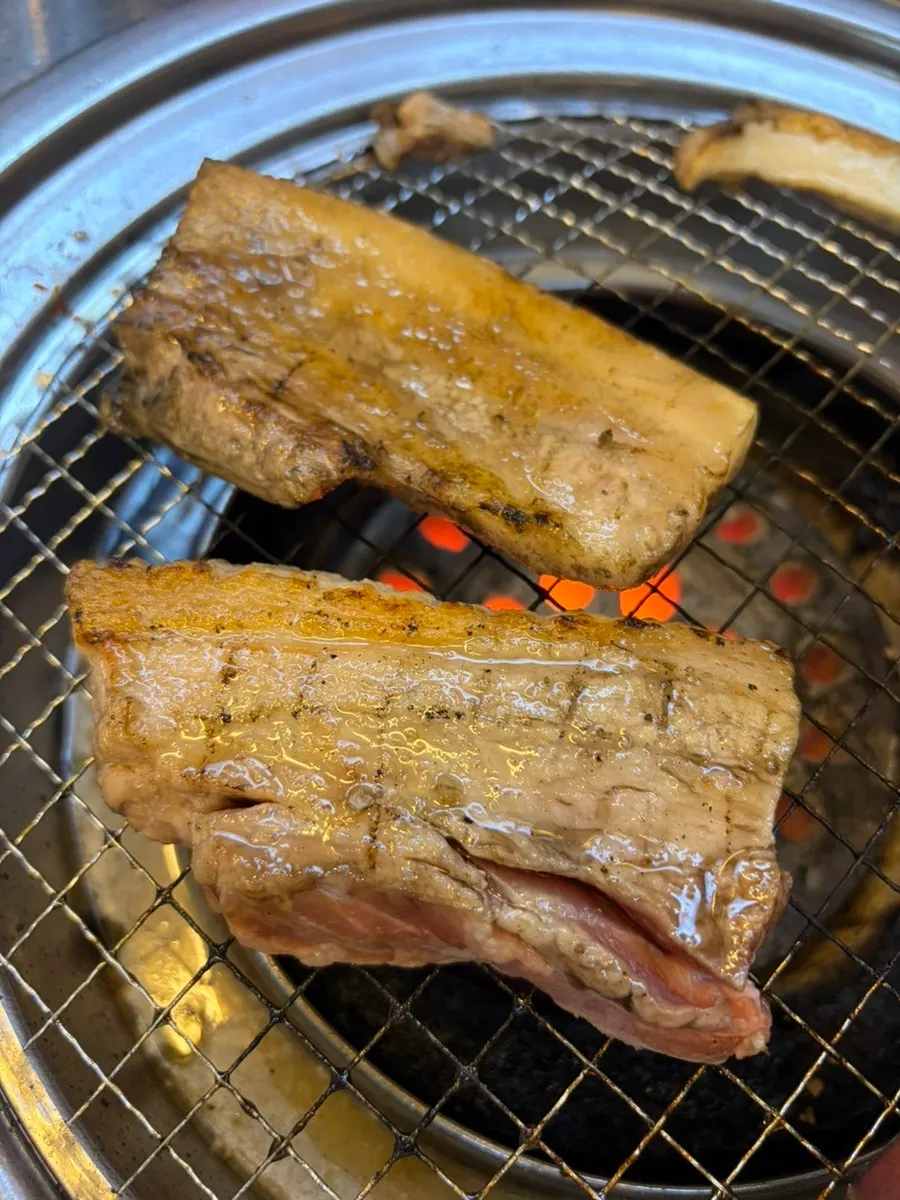 연탄불에 굽는 삼겹살