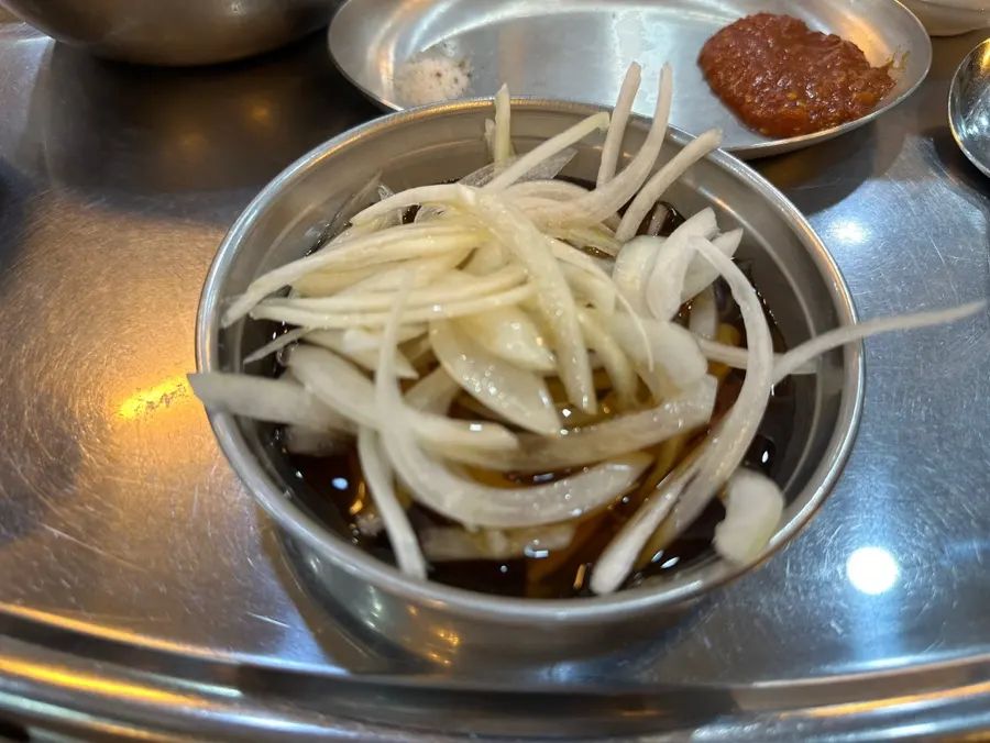 可以取用额外小菜的自助吧