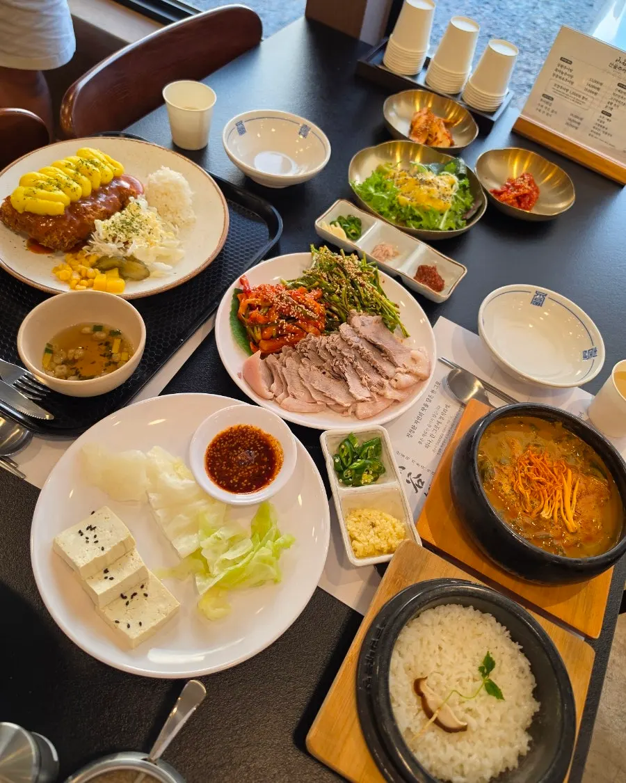 Menu board and prices at Sangol Chueojeong