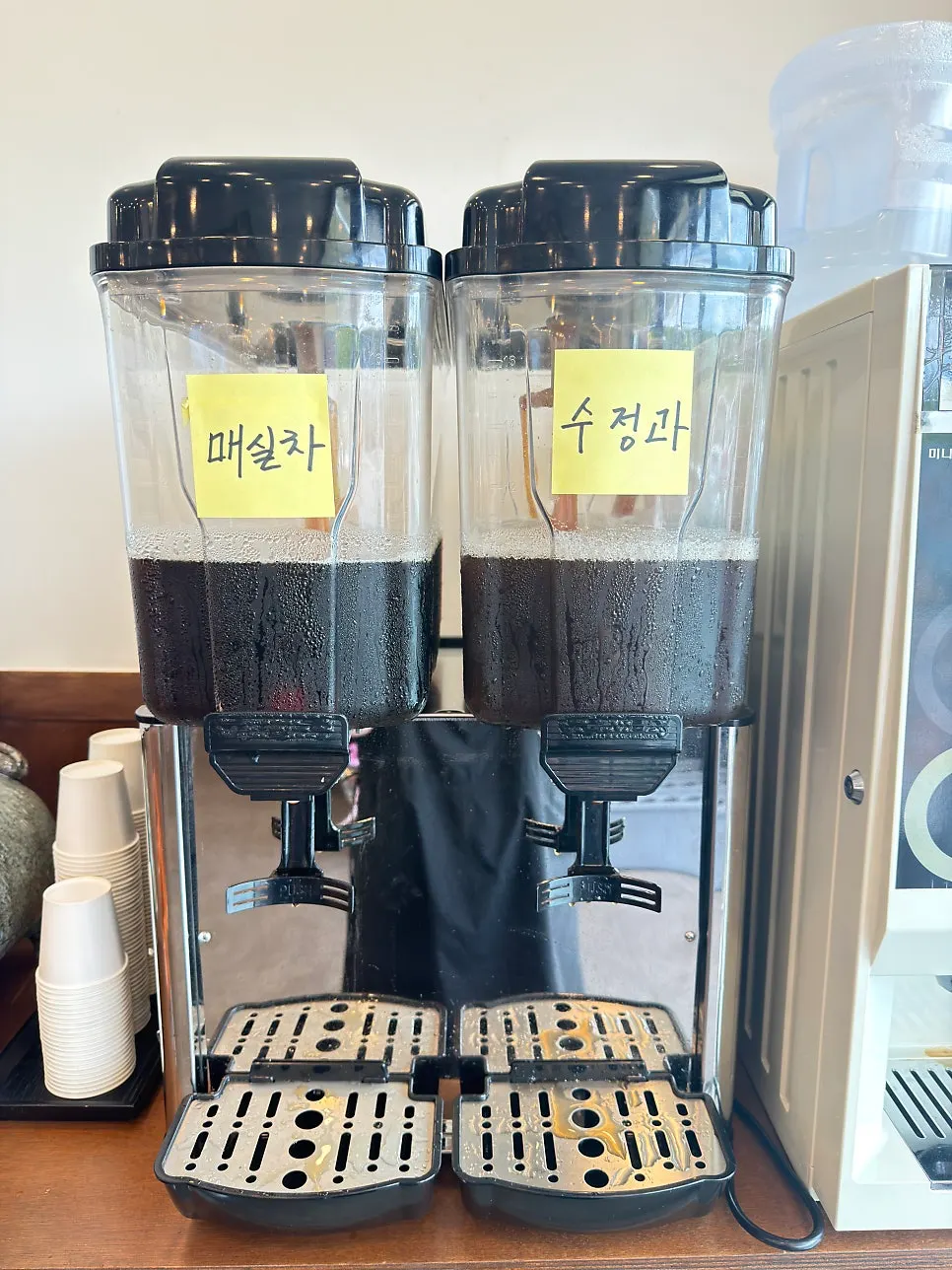 후식 수정과와 매실차 코너