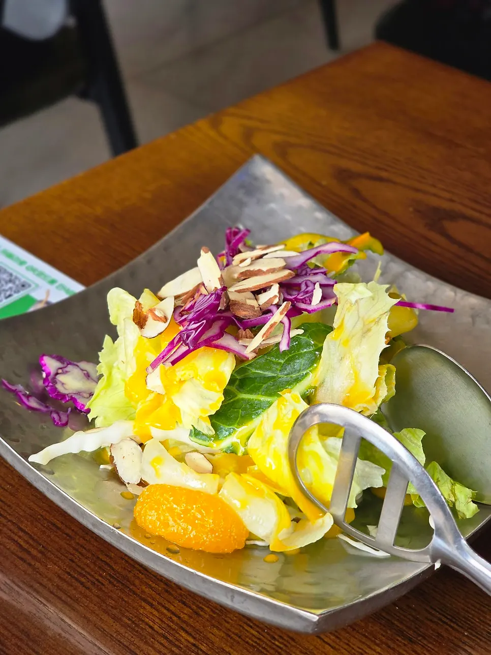 Green salad with house dressing