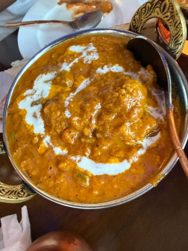 Visit to an Indian restaurant in a Sangsu side street