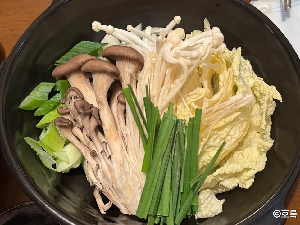 Suyuk with wrap vegetables