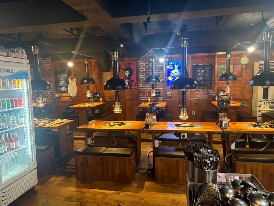 Không gian 2 tầng của Dojeok Hapjeong