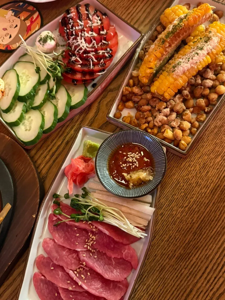 Hanwoo mini beef sashimi with dipping sauce