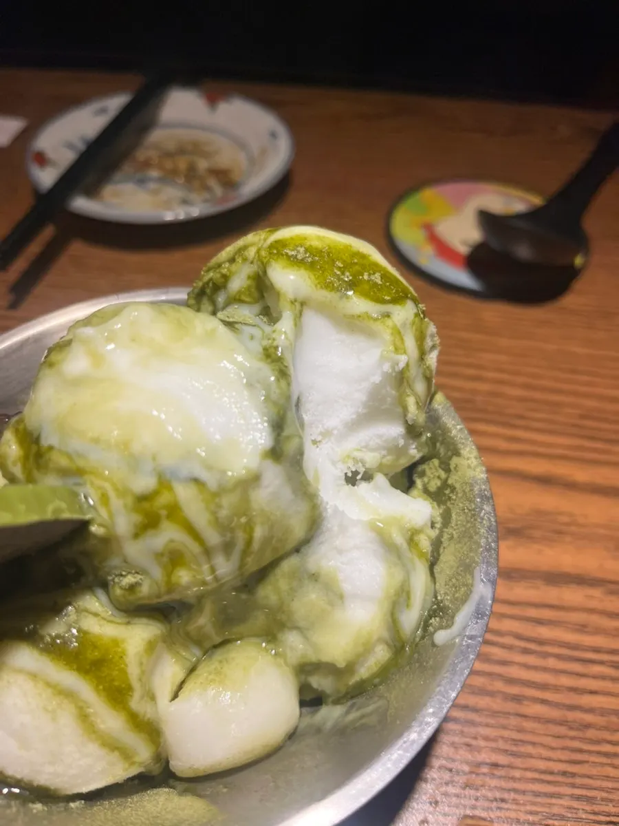 말차빙수 위에 올라간 당고