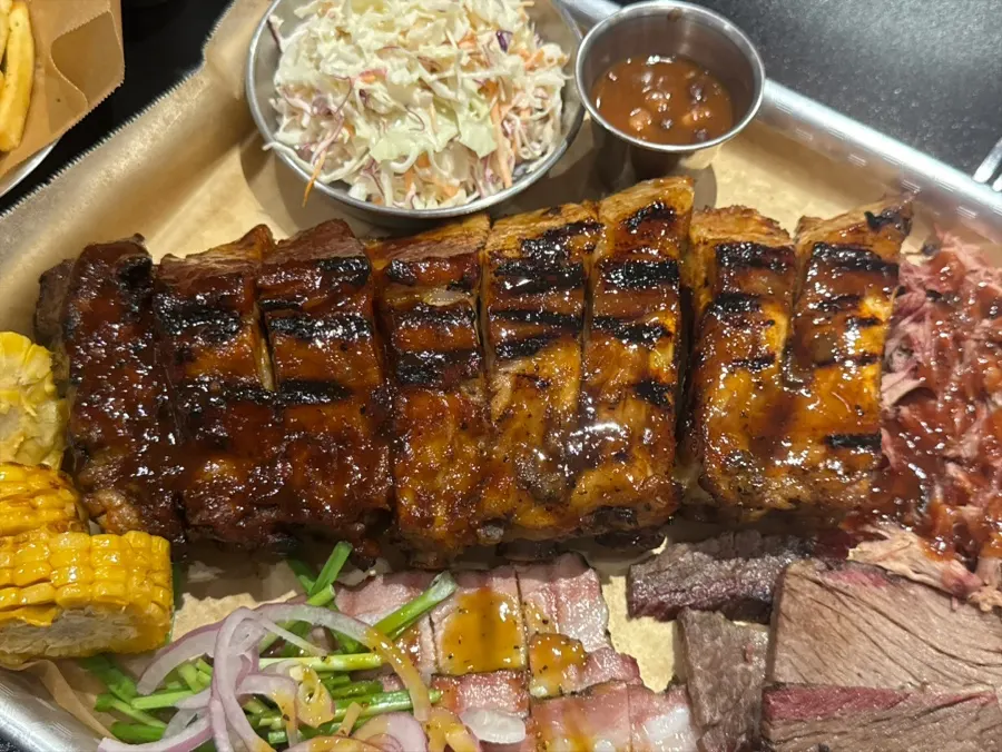 The 3-person BBQ set with ribs and sides