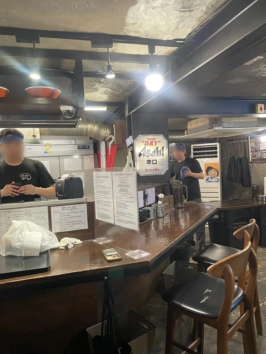 라멘트럭 매장 입구
