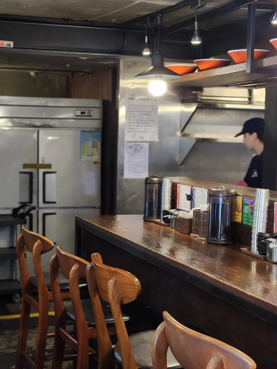 4-person table at Ramen Truck Sangsu Main Branch