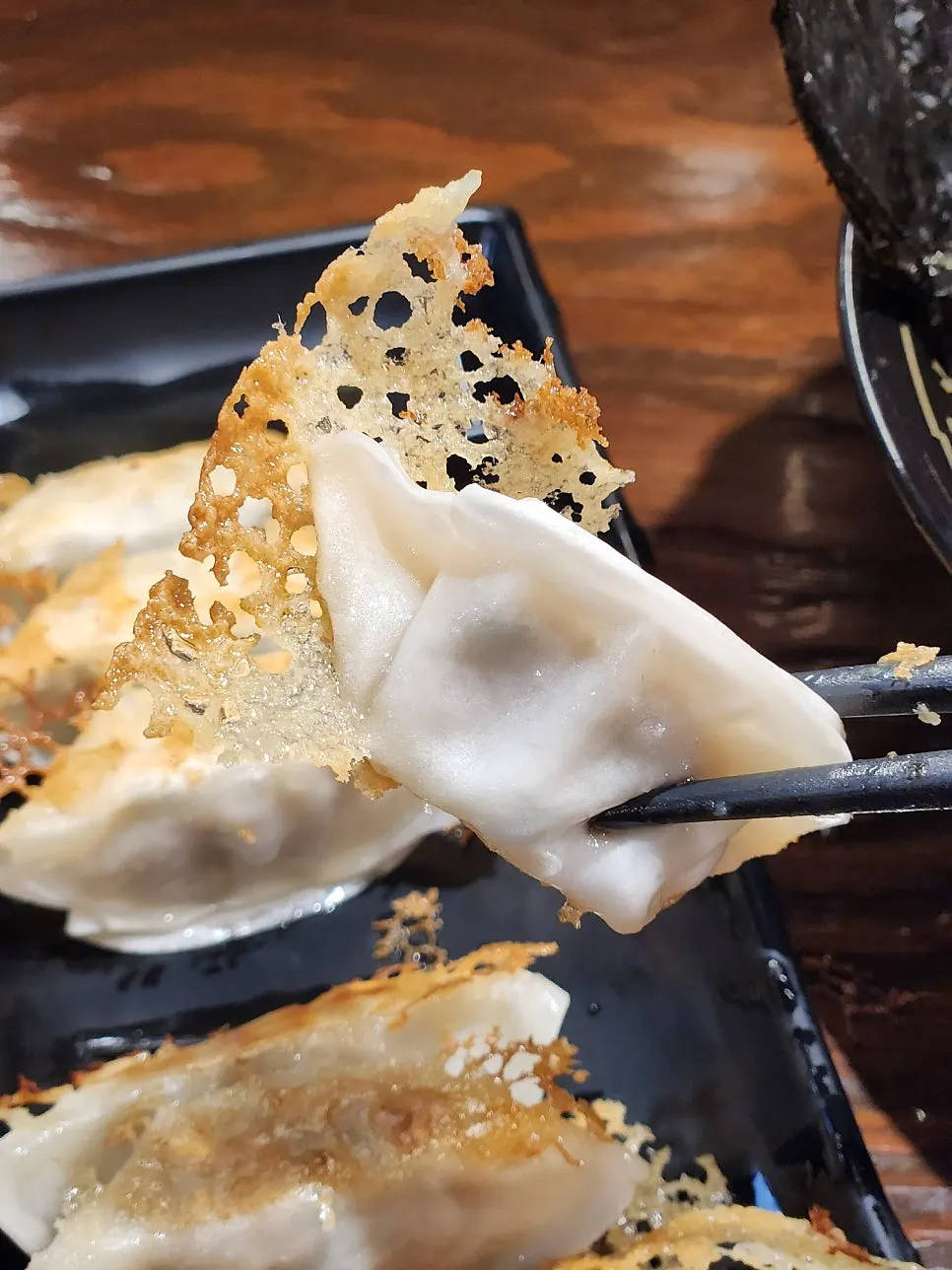 Yaki gyoza with a crispy batter-like edge