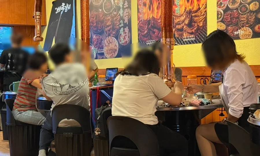 안쪽으로 깊은 참뽀뽀쪽갈비 합정점 내부 좌석