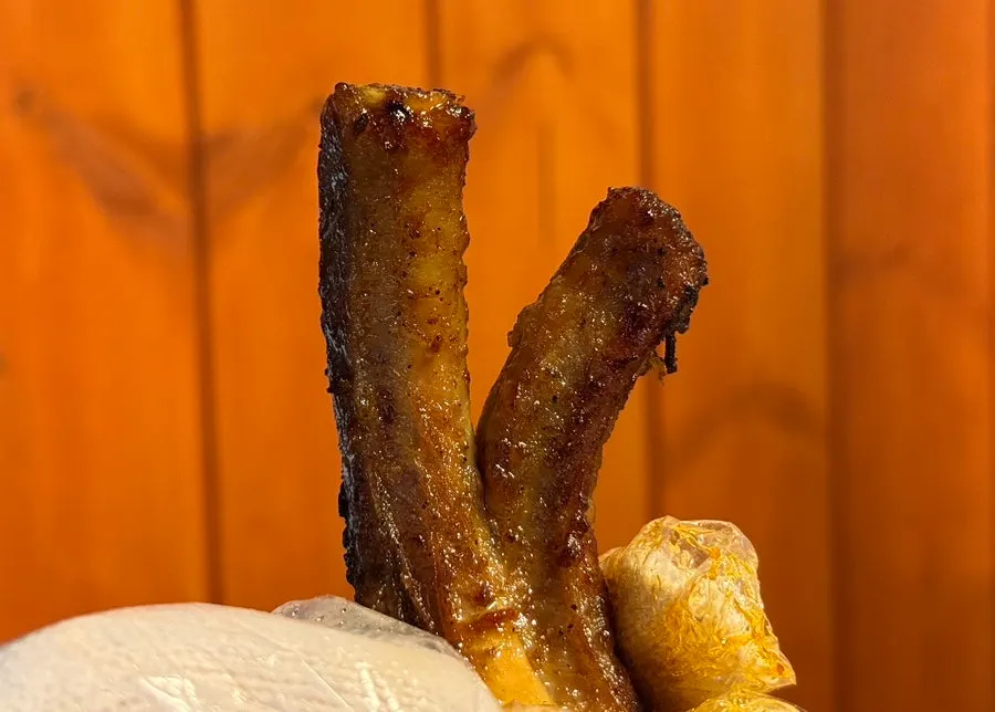 칼집 넣어 살이 두툼하게 붙은 쪽갈비