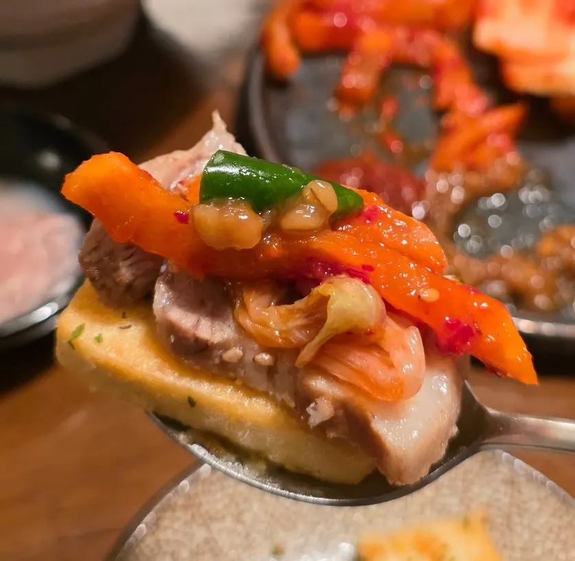 간장 소스에 찍어 먹는 두부구이