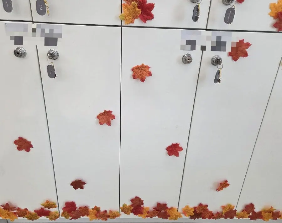 Locker for reserved clients with a name label