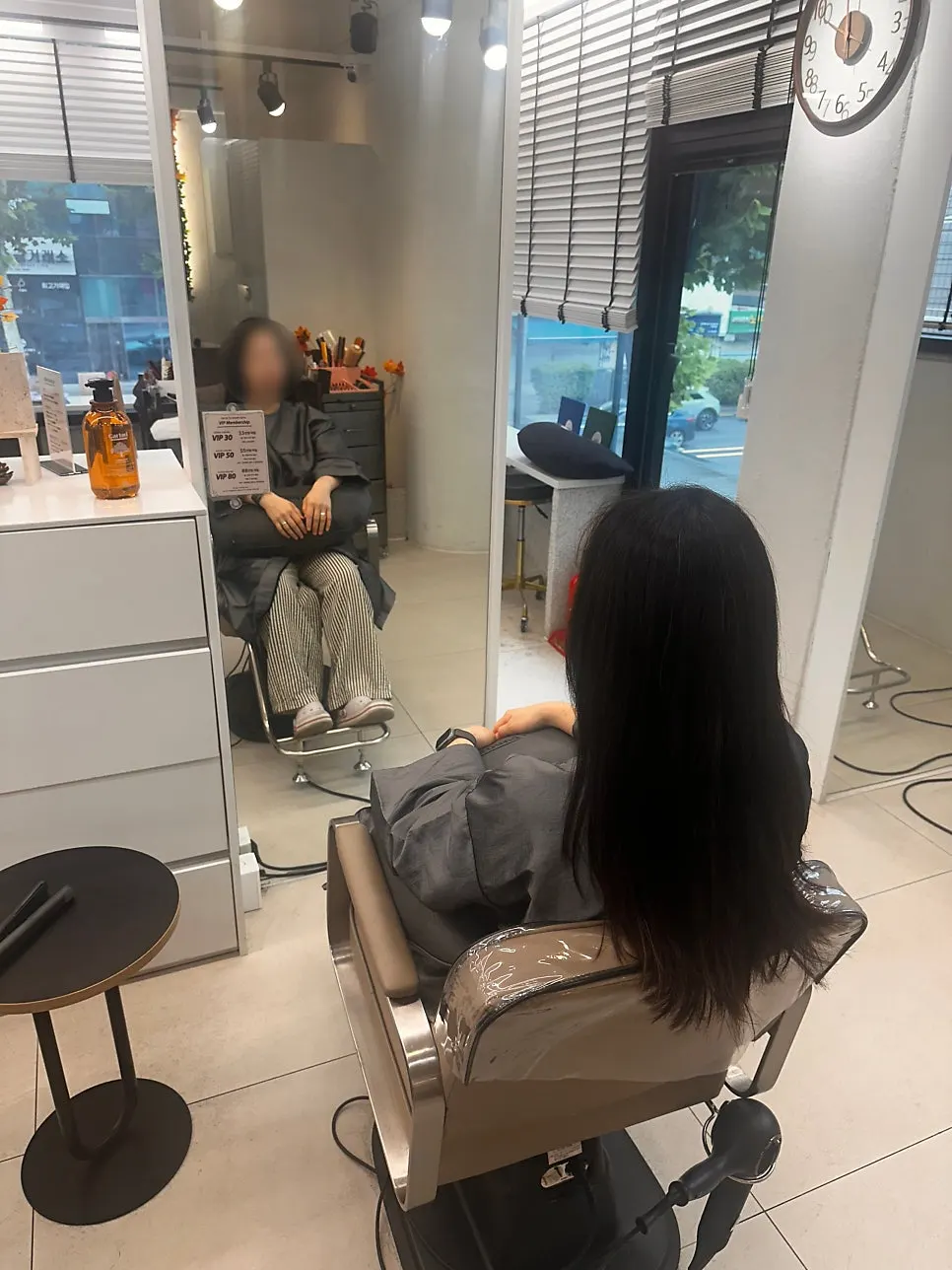 커트 전 층이 길어진 레이어드 머리
