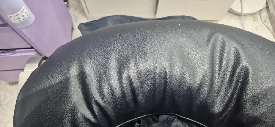 A shampoo chair with a massage function