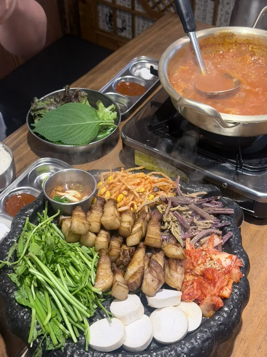 Lightly wilted grilled minari with pork belly