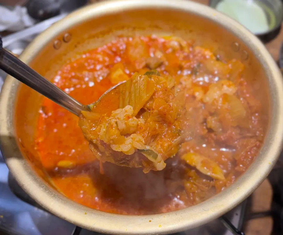 Korean beef daechang jjaglagi included in the set