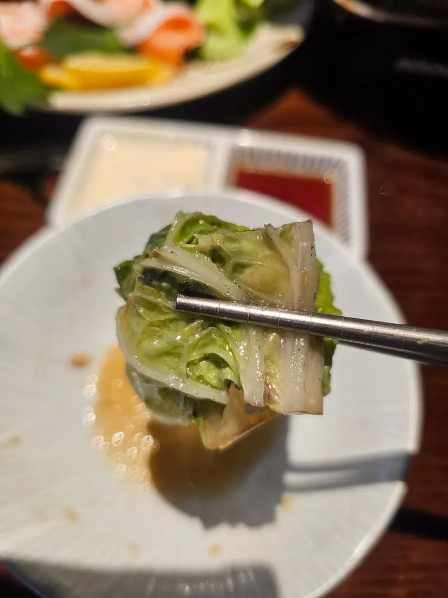 식사를 마친 산카이 방이점 테이블 풍경