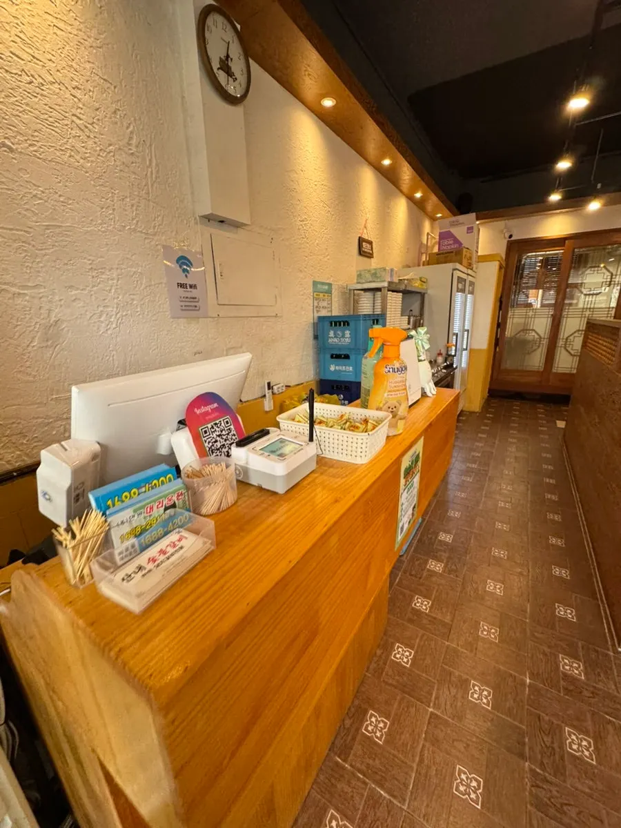Seating area at Sannae Sutbul Galbi Bakdal Branch