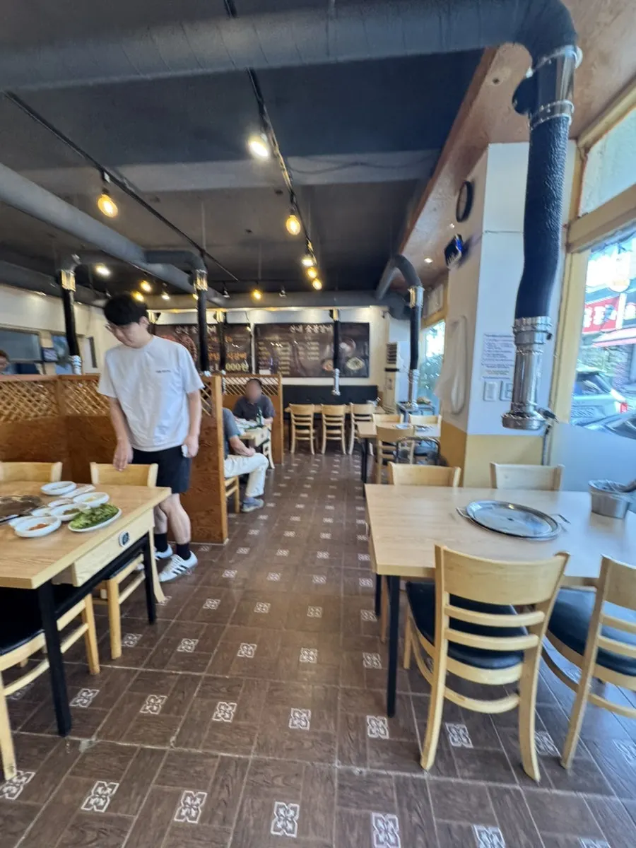 Comfortable dining hall atmosphere