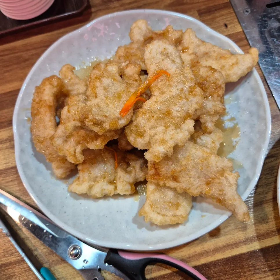 Freshly fried guobaorou