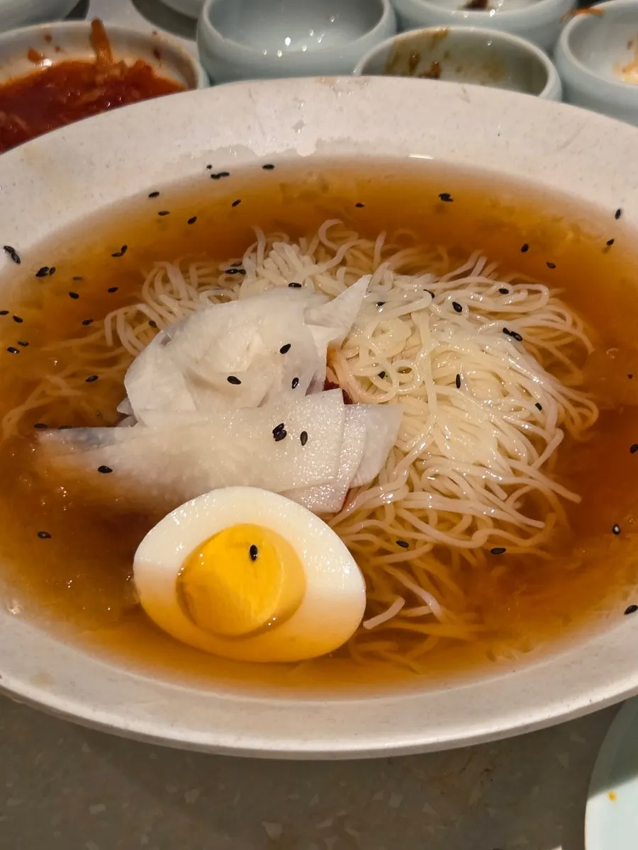 Freshly cooked hot pot rice