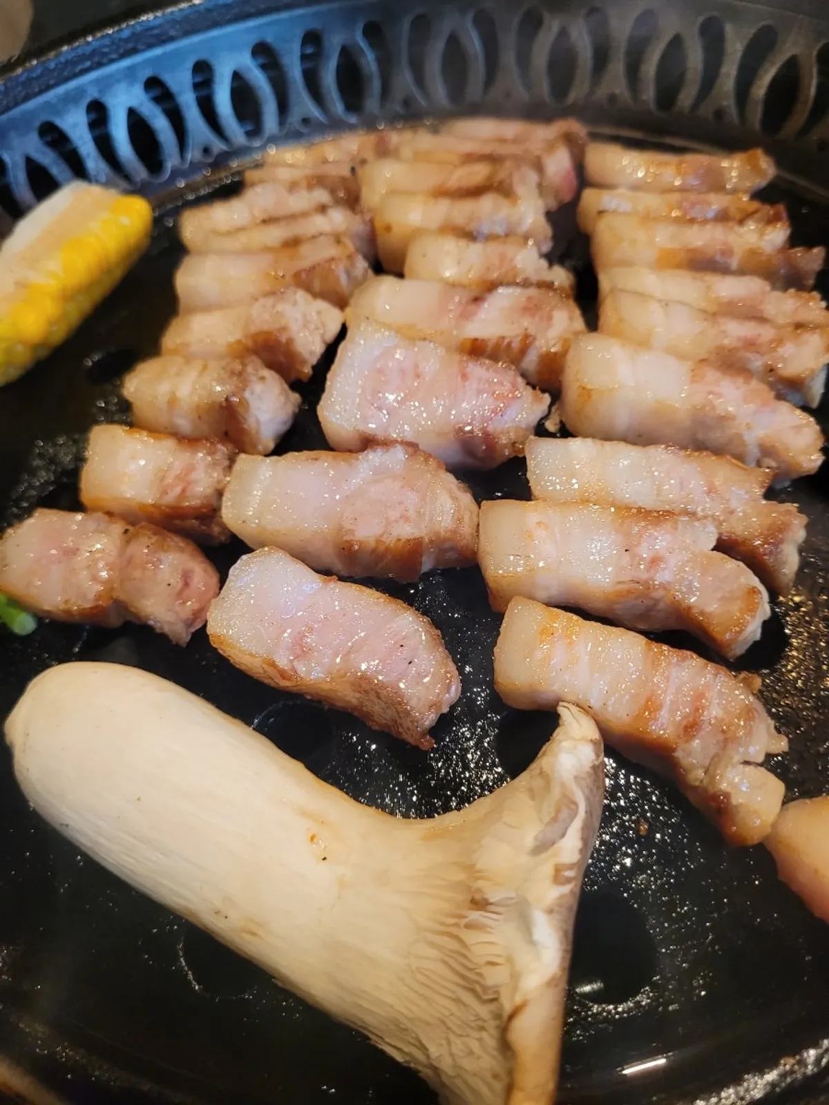 산솔 신논현점 삼겹살 상차림 대표 사진
