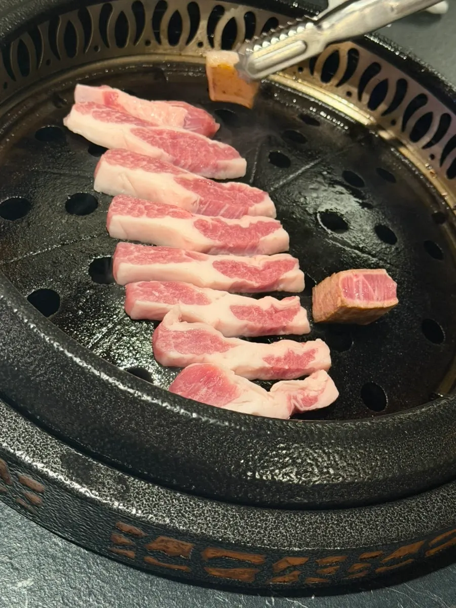 애호박과 버섯을 함께 올린 불판