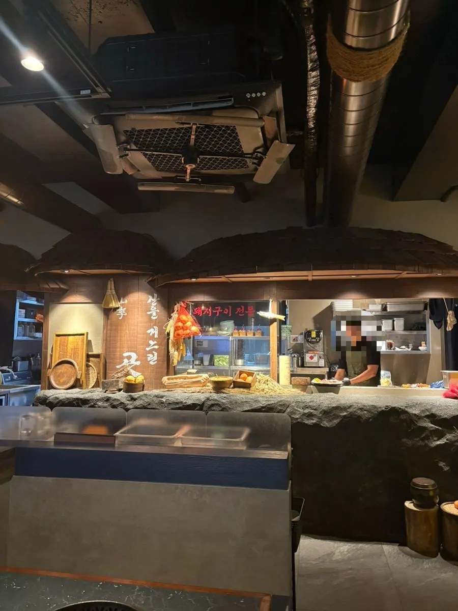 ภายในร้าน Sansol Sinnonhyeon ที่สะอาดตา