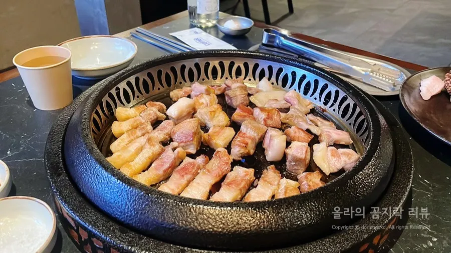 Fully cooked mixed platter with banchan