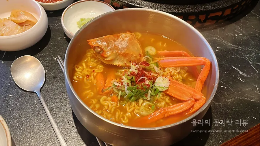 The added hongge ramyeon
