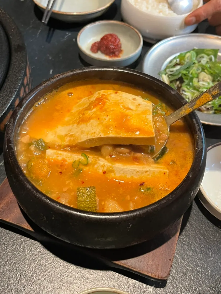 손두부가 들어간 시골 된장찌개