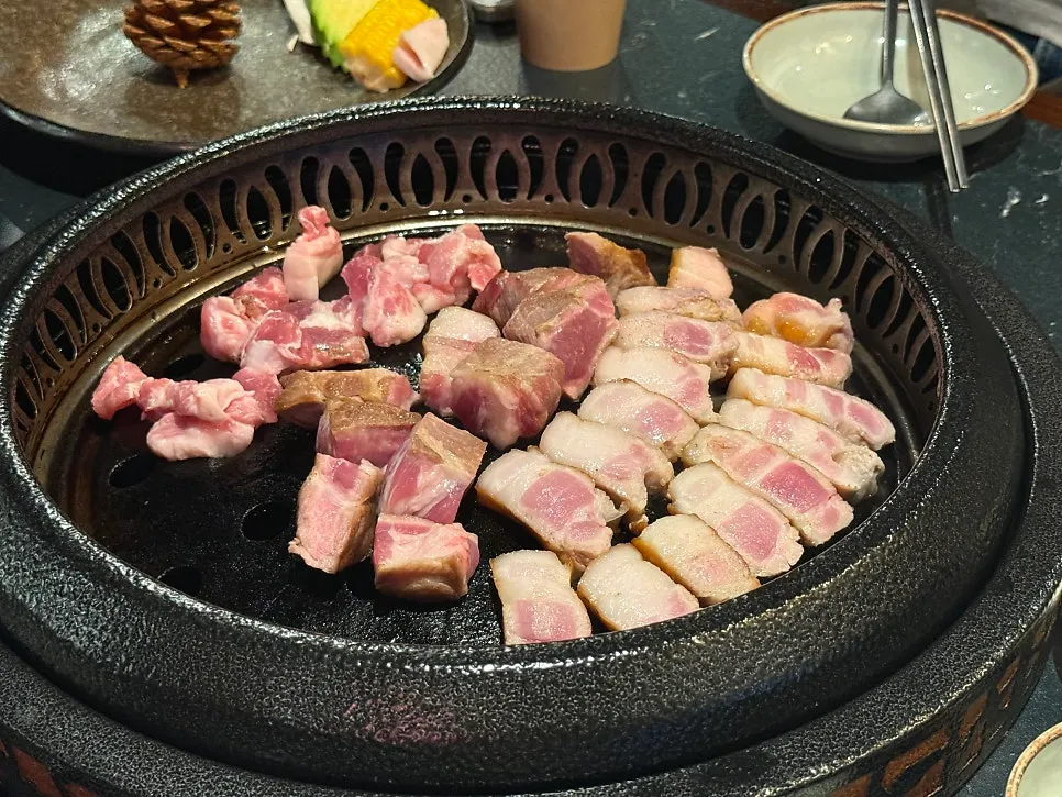 산모듬 한 판 올린 불판