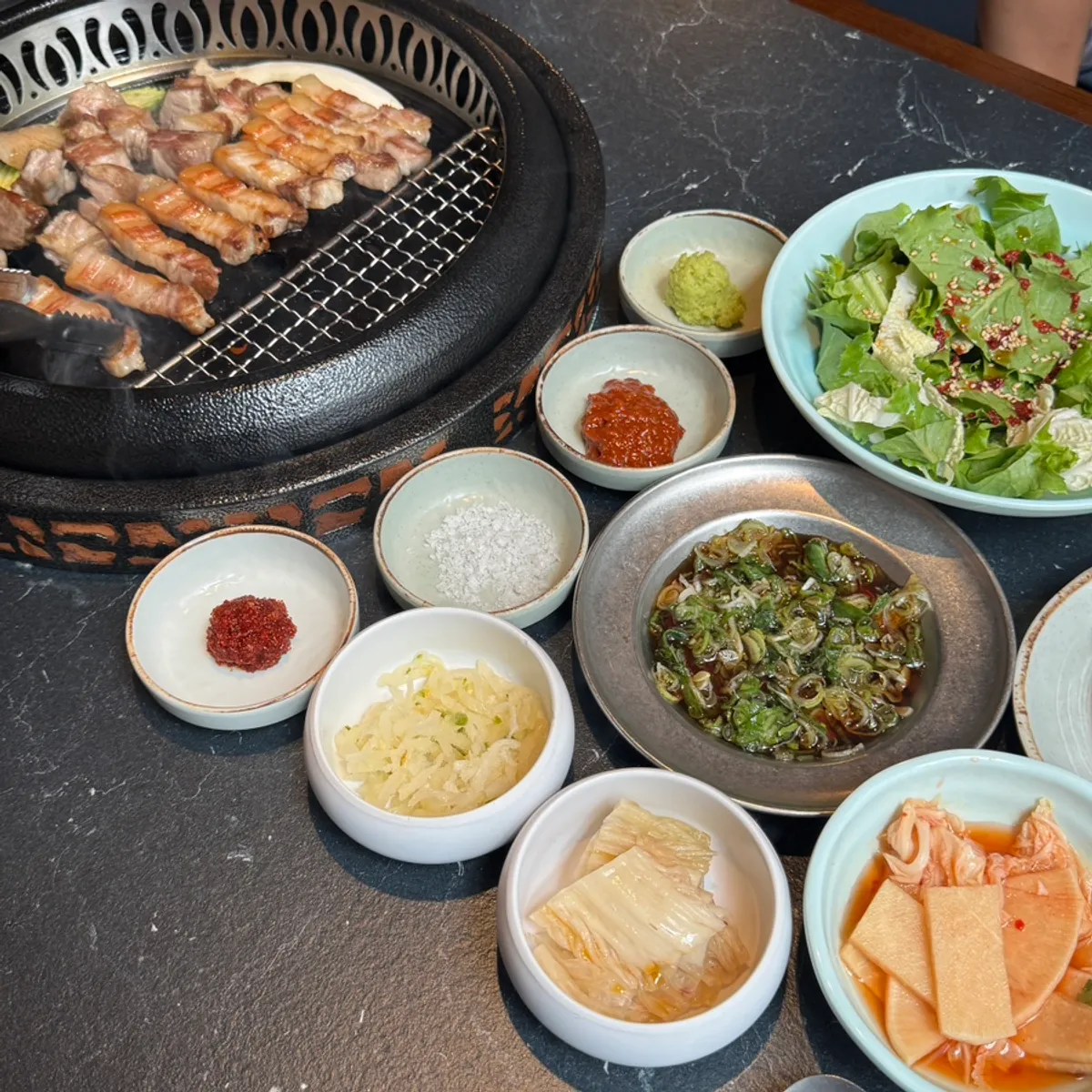 산솔 신논현점 구워주는 삼겹살 대표 사진