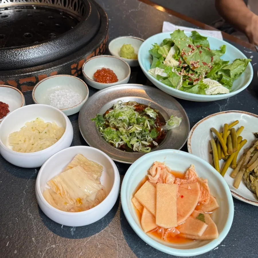 산솔 신논현점 소스와 밑반찬 상차림