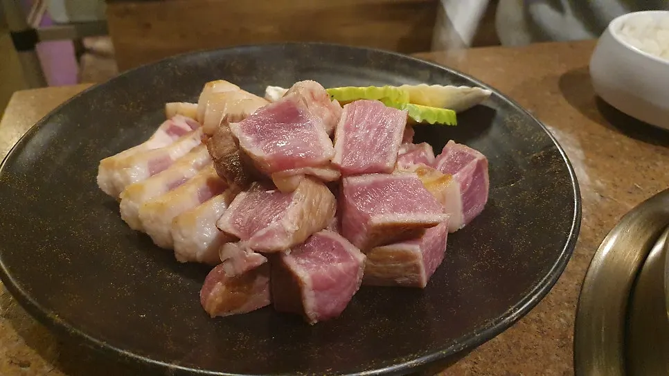 가짓수 다양한 산솔 신사본점 반찬 구성
