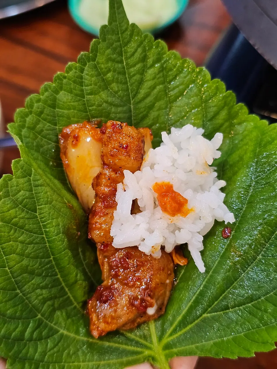 추가한 공기밥과 매콤한 김치구이