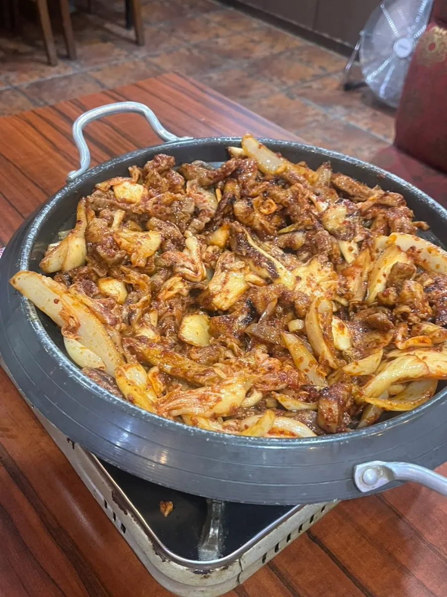 식사를 마친 사랑집 테이블
