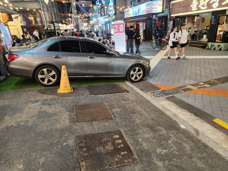 Parking space in front of the restaurant